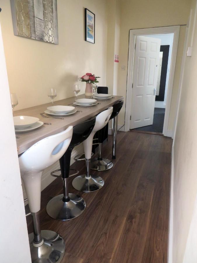 Entire 2 Bed Ground Floor Apartment Central But Quiet 뉴마켓 외부 사진