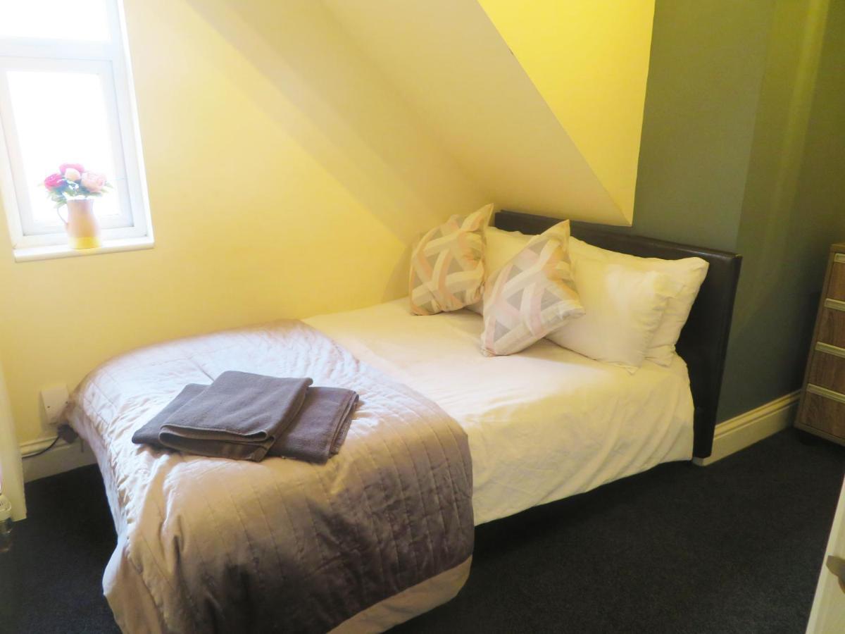 Entire 2 Bed Ground Floor Apartment Central But Quiet 뉴마켓 외부 사진