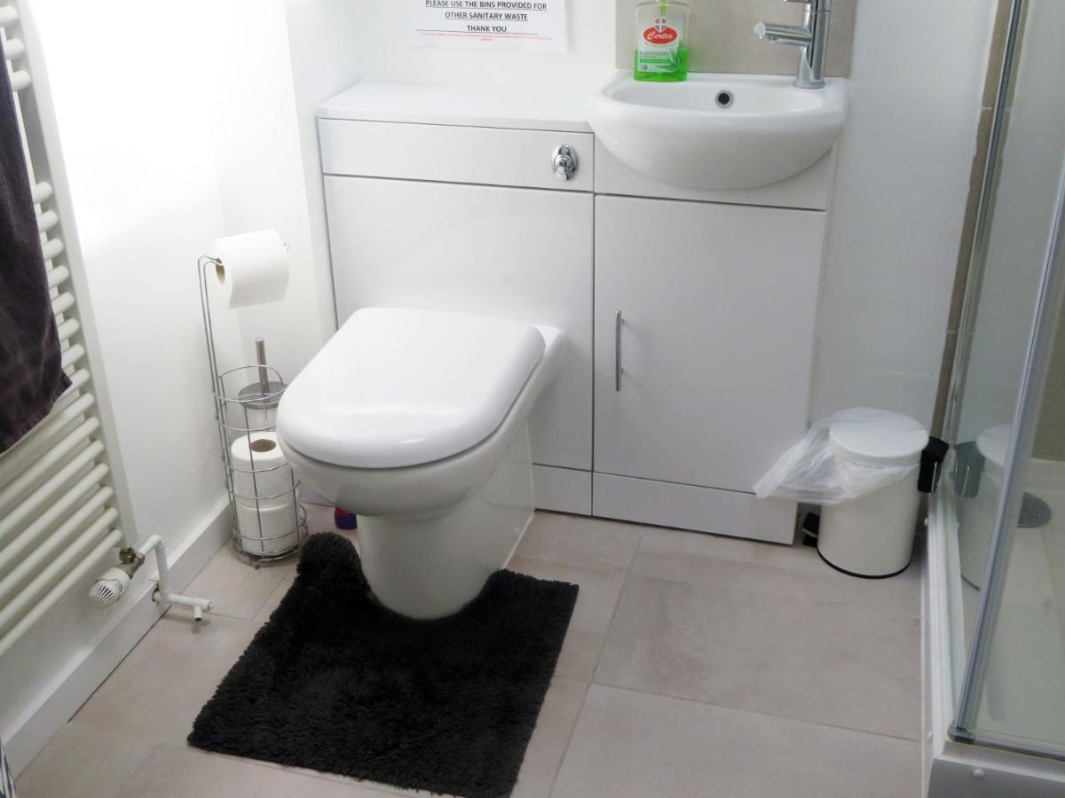 Entire 2 Bed Ground Floor Apartment Central But Quiet 뉴마켓 외부 사진